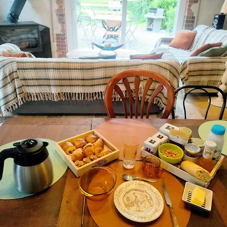 D'hotes La Cavaliere - La Source De Nos Racines - Corps De Ferme Au Coeur Du Parc Naturel De L'avesnois Bed and breakfast Beaufort (Nord)