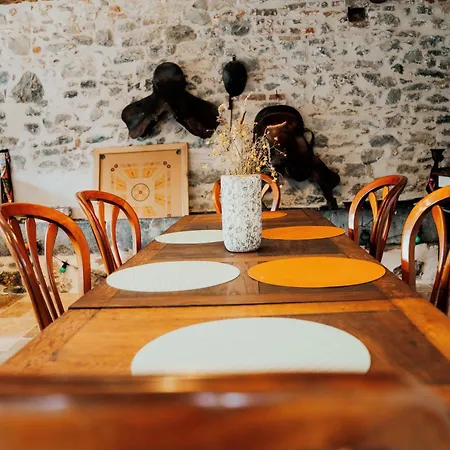 Couette-café D'hôtes La Cavalière à La Source De Nos Racines Beaufort (Nord)